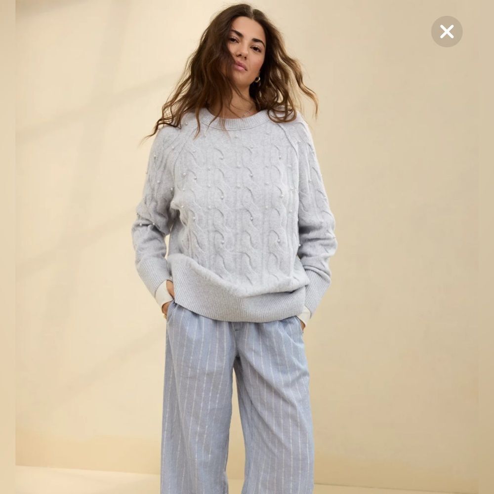 NWT AERIE Light Gray Cable Knit Sweater size L/G